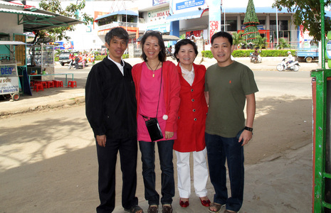 Family > 2009 > 20091219 Pleiku